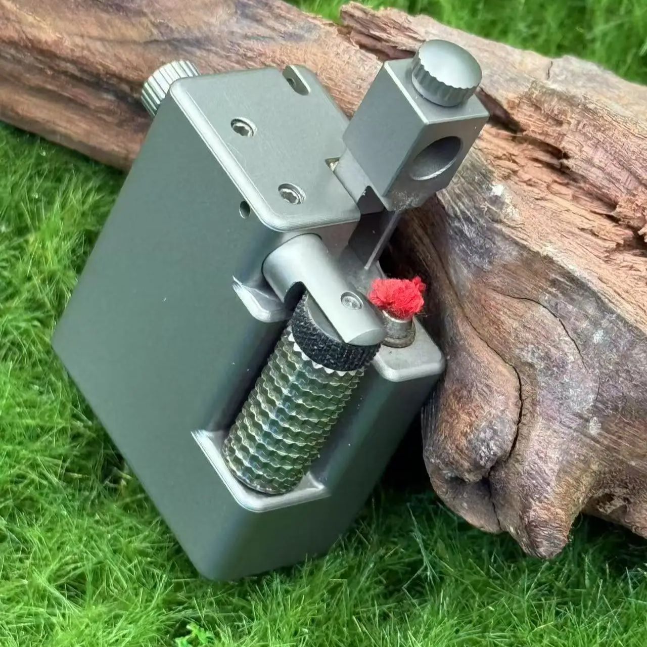 Ultra-Compact Titanium Cube Lighter