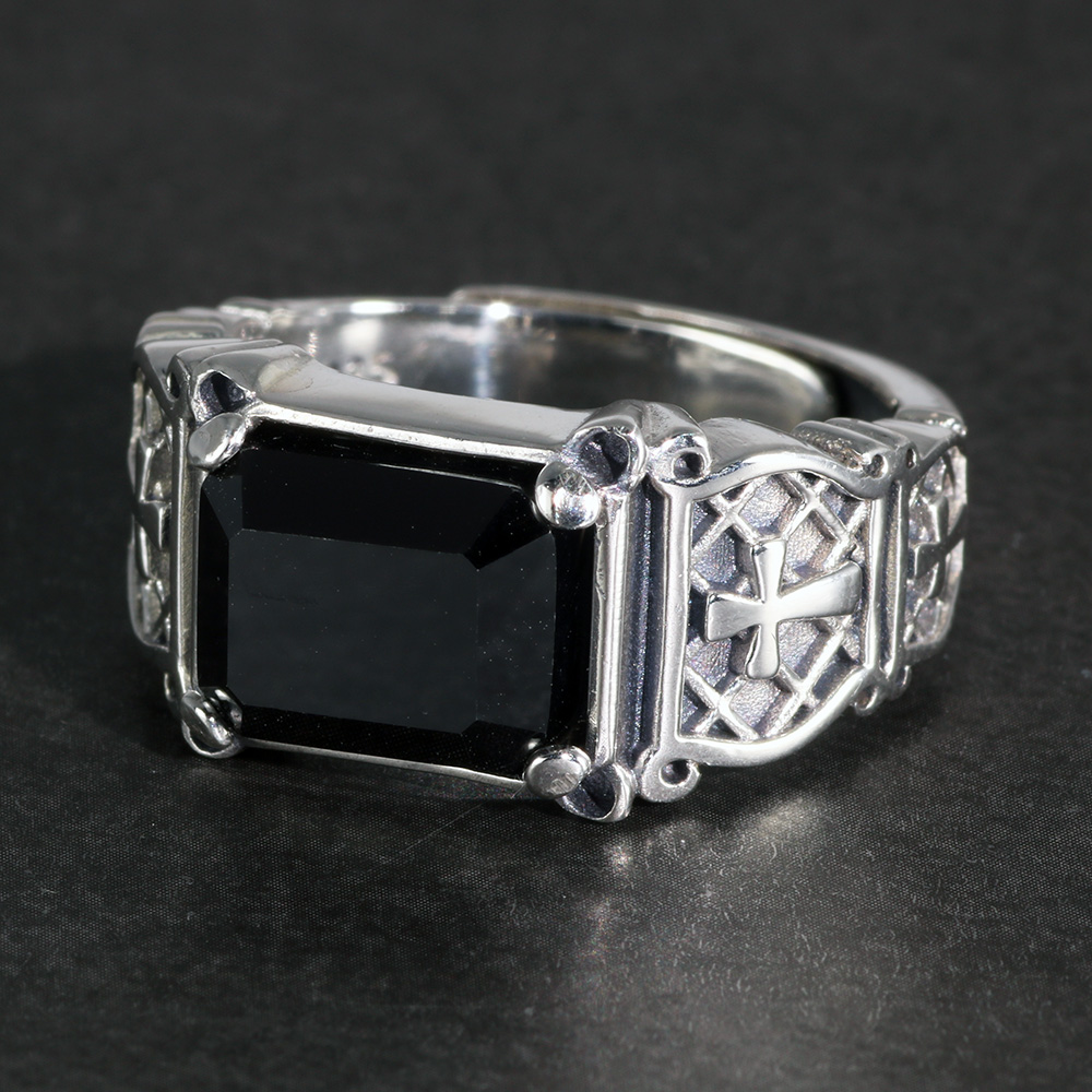 The ‘Black Cross’ – A 925 Silver & Onyx Adjustable Signet Ring